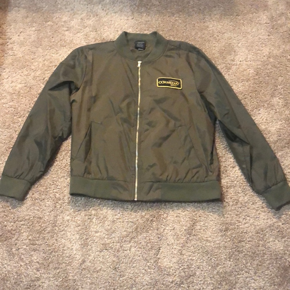 Cox Media Group Logo Windbreaker Men’s Small